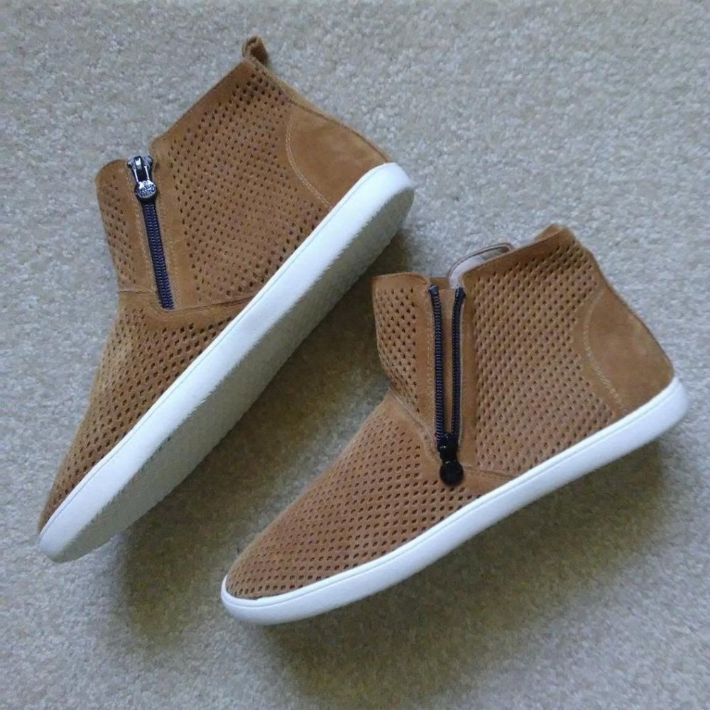 NWOT Monkey Feet Womens Boots